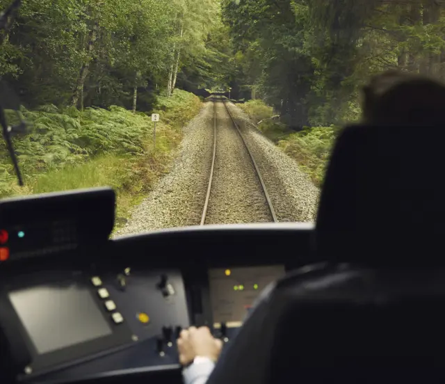 Skal du i førerrummet under kørslen?